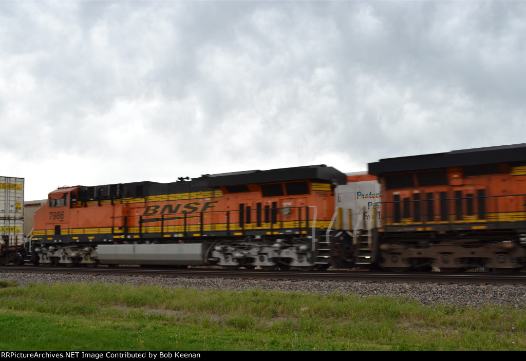 BNSF 7986